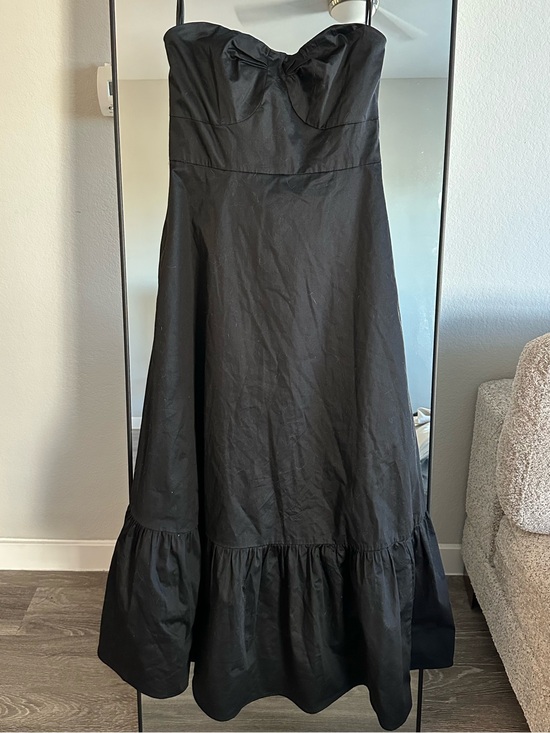 Hutch Dresses & Skirts - Hutch Black Strapless Dress with Ruffle Hem Size 6